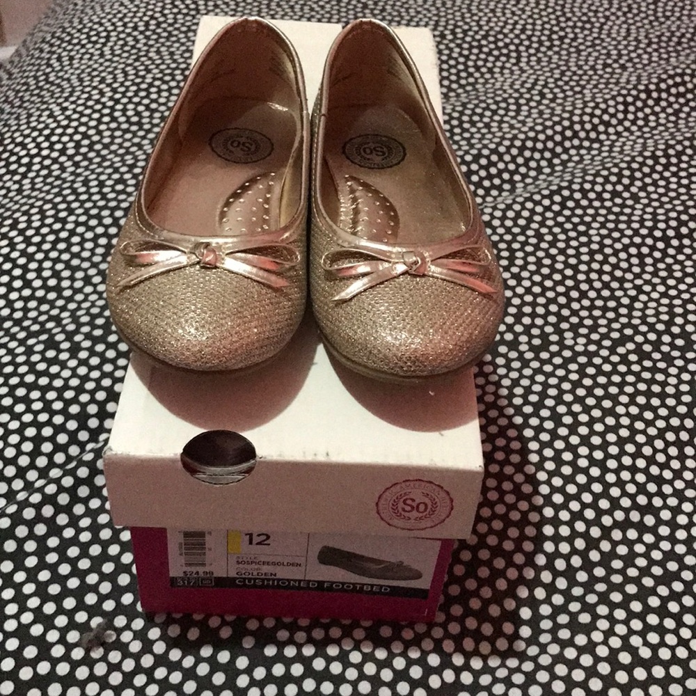 Flats for girls. Worn only once.
